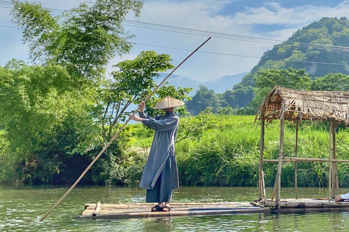 Bamboo rafting experience in Pu Luong