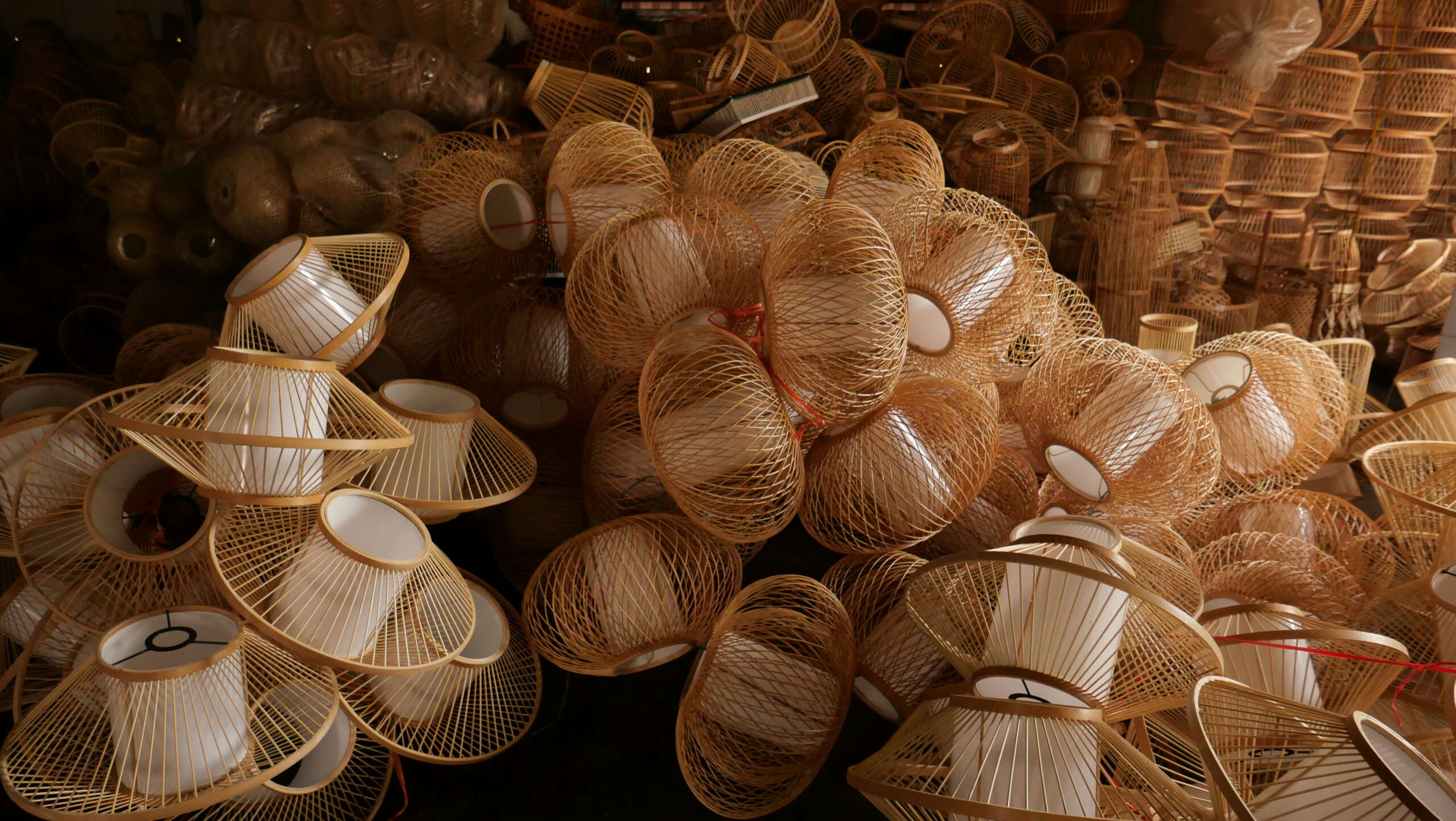 Lantern-Craft-Village-in-Hanoi