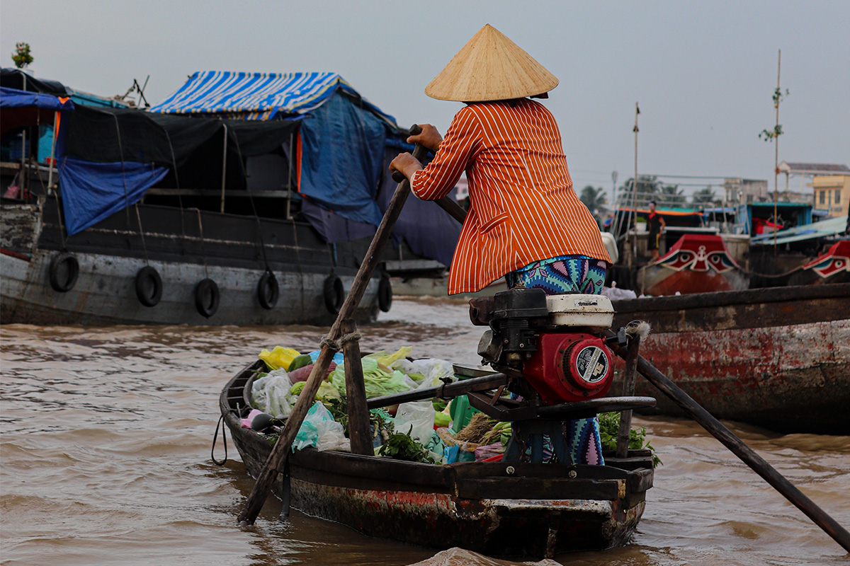 Floating market by Nathan Cima