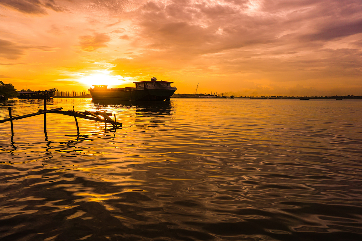 Mekong river by Ren Pisal