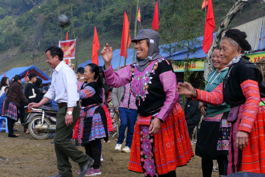 Pao throwing Gau Tao Festival Vietnam