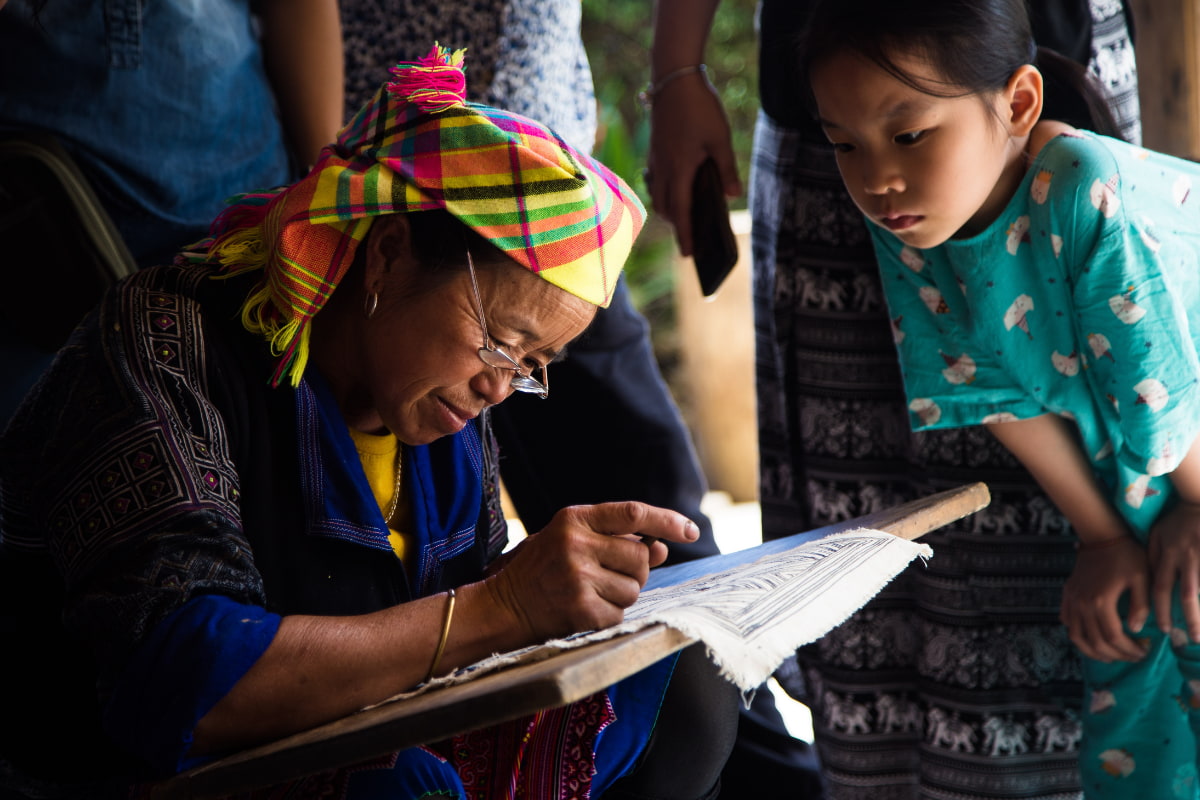 Batik workshop under the guidance of H'mong people in Mu Cang Chai