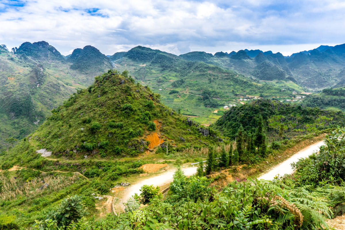 Discover the breathtaking scenery of Ha Giang